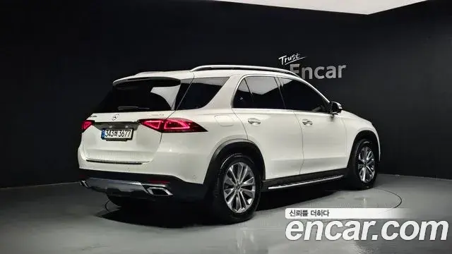 Mercedes-Benz GLE-Class 2022 — ფოტო 15/20