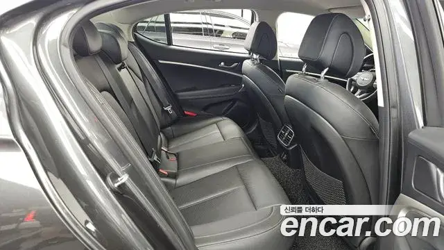 Genesis G70 2021 — Photo 12/20