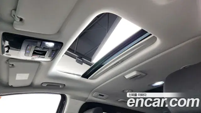 Hyundai Staria 2025 — Şəkil 18/20