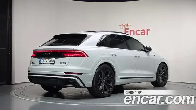 Audi Q7 2023 — Photo 2/20