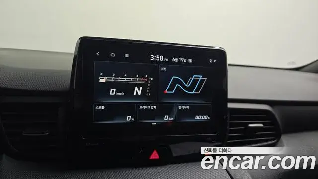 Hyundai Veloster 2021 — Фото 15/20