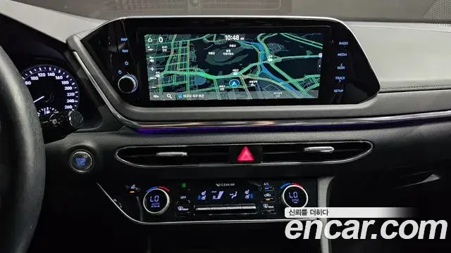 Hyundai Sonata Hybrid 2021 — Photo 18/30