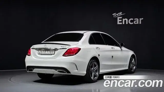 Mercedes-Benz C-Class 2018 — Фото 1/20