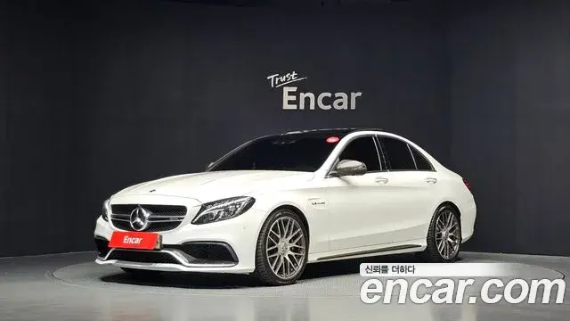 Mercedes-Benz C-Class 2018 — Photo 1/20