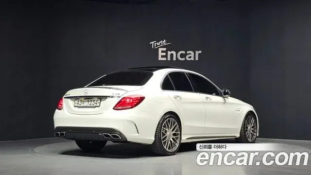 Mercedes-Benz C-Class 2018 — Photo 2/20
