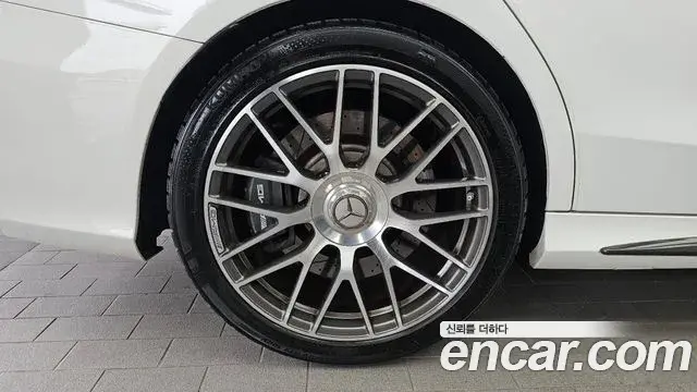 Mercedes-Benz C-Class 2018 — Photo 5/20