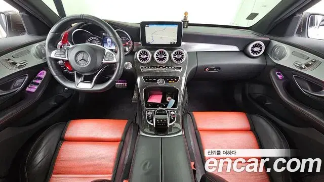 Mercedes-Benz C-Class 2018 — Photo 7/20