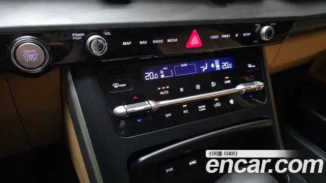 Kia Carnival 2021 — Şəkil 17/20