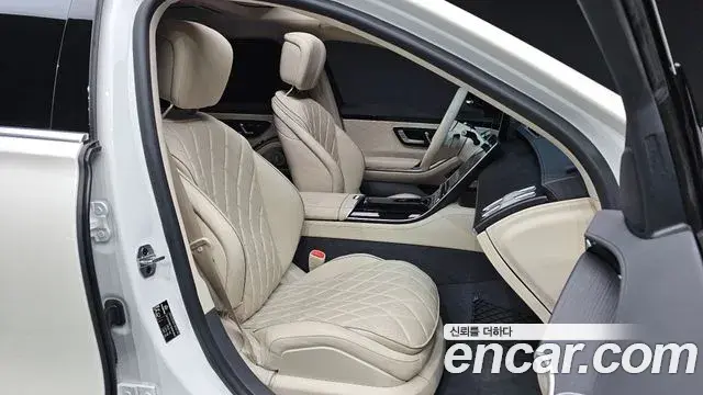Mercedes-Benz S-Class 2022 — Photo 11/20