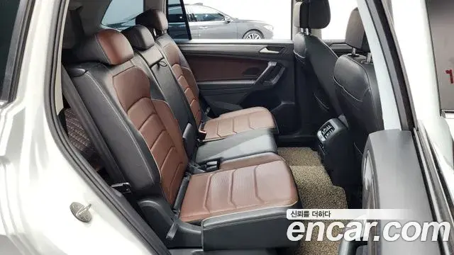 Volkswagen Tiguan Allspace 2022 — Фото 11/20