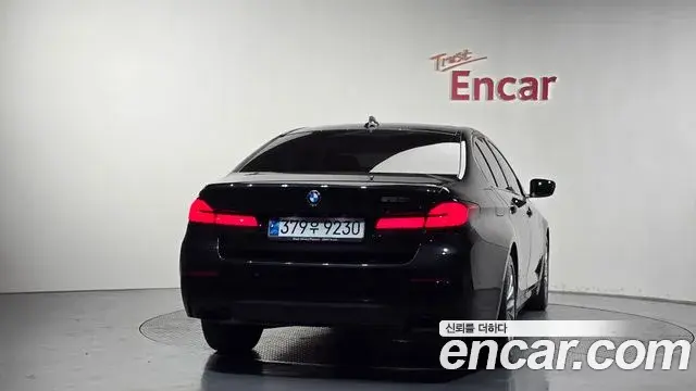 BMW 5 Series 2022 — Şəkil 5/33