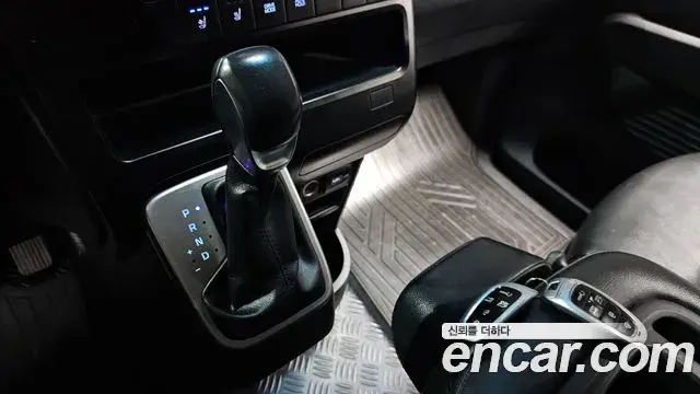 Hyundai Staria 2022 — Şəkil 9/20