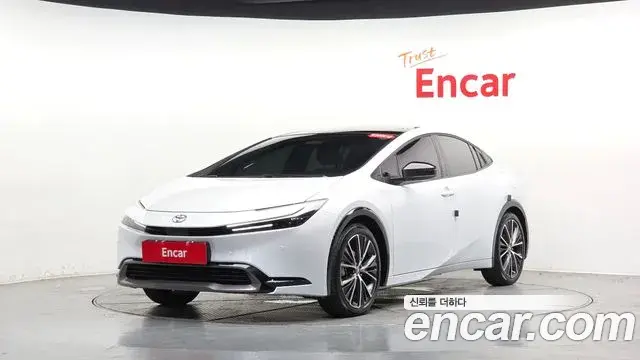 Toyota Prius 2025 — ფოტო 1/31