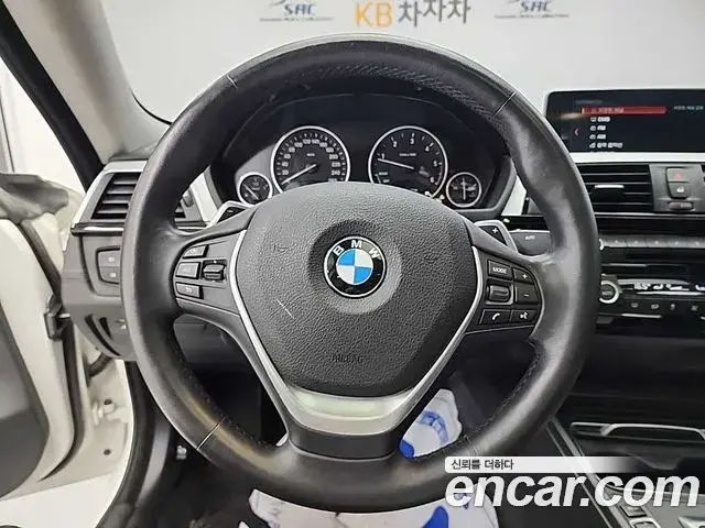 BMW 4 Series 2018 — Şəkil 13/18