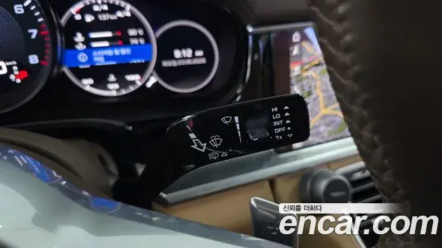 Porsche Panamera 2018 — Şəkil 22/31