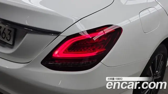 Mercedes-Benz C-Class 2019 — ფოტო 31/31