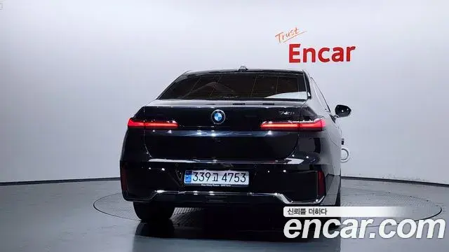 BMW 7 Series 2023 — Şəkil 10/35