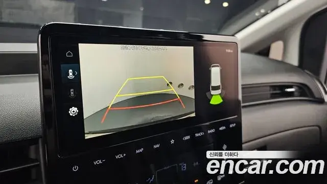 Hyundai Staria 2022 — Photo 16/20