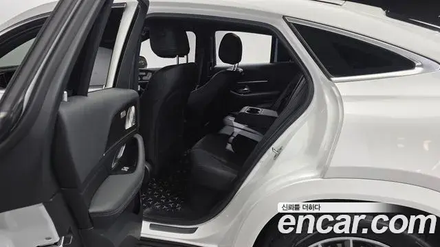 Mercedes-Benz GLE-Class 2025 — Photo 11/20