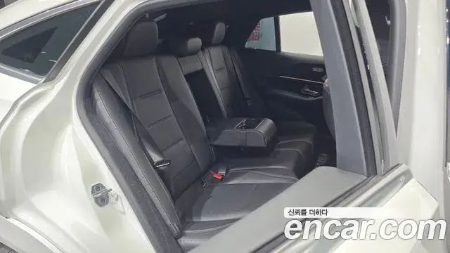 Mercedes-Benz GLE-Class 2025 — Photo 12/20