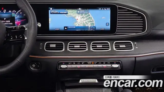 Mercedes-Benz GLE-Class 2025 — Photo 13/20
