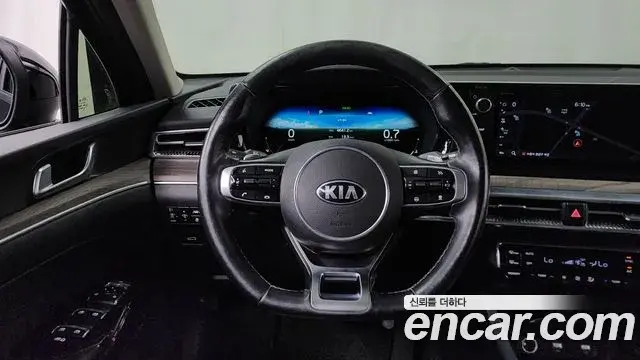 Kia K5 2020 — ფოტო 15/32