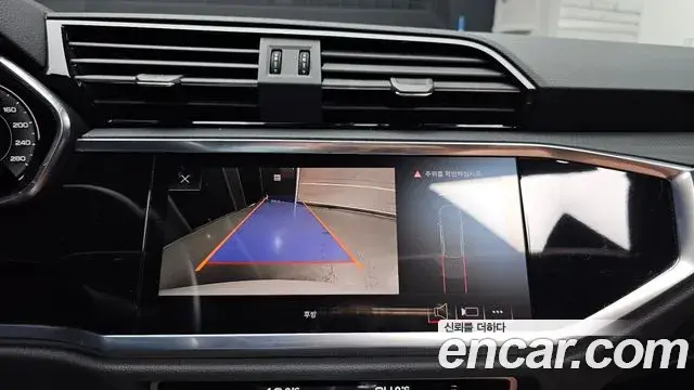 Audi Q3 2020 — Фото 14/20