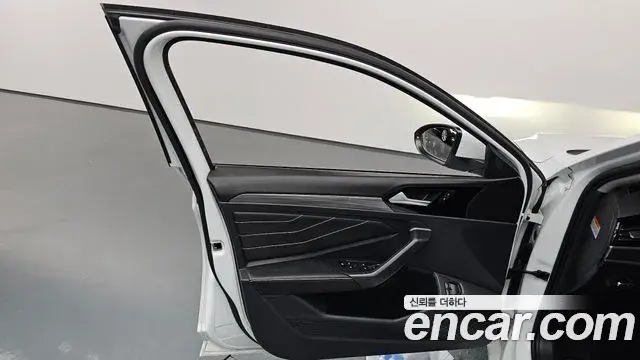 Volkswagen Jetta 2024 — ფოტო 13/33