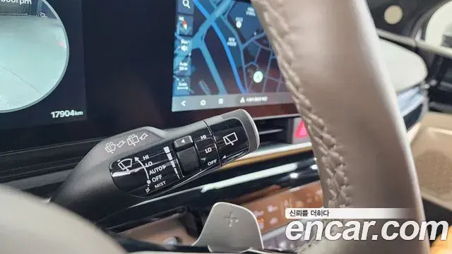 Kia Carnival 2024 — ფოტო 23/38
