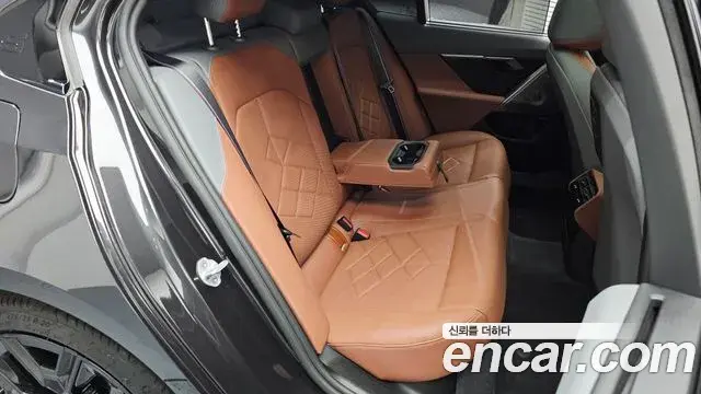 BMW 5 Series 2025 — Фото 18/20