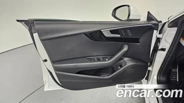 Audi A5 2019 — ფოტო 14/32