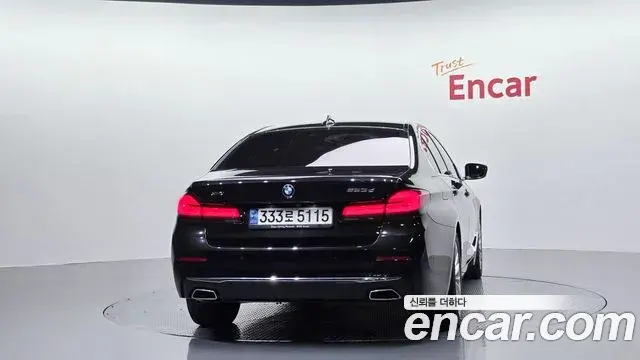 BMW 5 Series 2023 — Şəkil 9/33