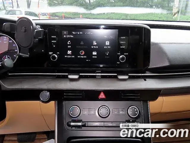 Kia Carnival 2021 — Photo 13/20