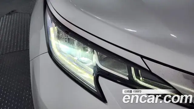 Toyota Sienna 2022 — Şəkil 35/37