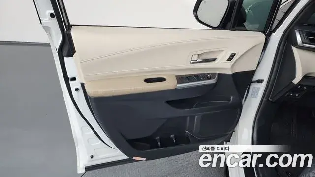 Toyota Sienna 2022 — Şəkil 29/37