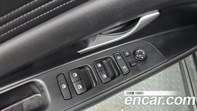 Hyundai The New Avante Hybrid 2022 — Photo 16/30
