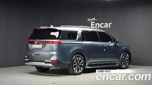 Kia Carnival 2021 — Photo 2/20