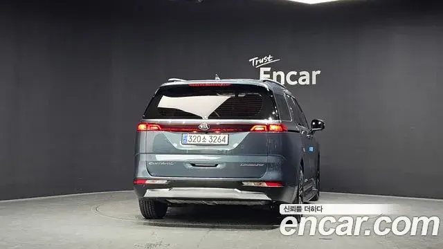 Kia Carnival 2021 — Photo 4/20