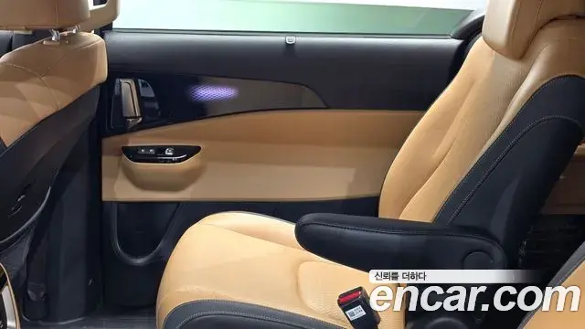 Kia Carnival 2023 — Photo 13/31