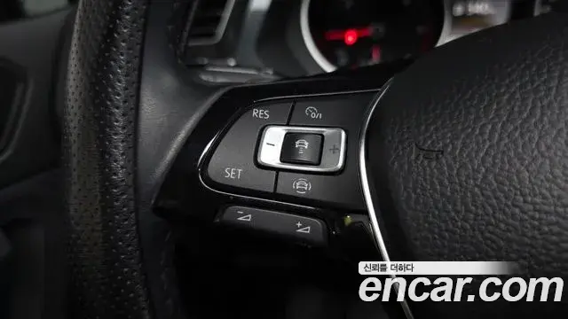 Volkswagen Tiguan 2020 — Photo 18/36
