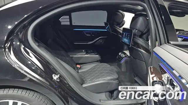 Mercedes-Benz S-Class 2022 — Photo 11/20
