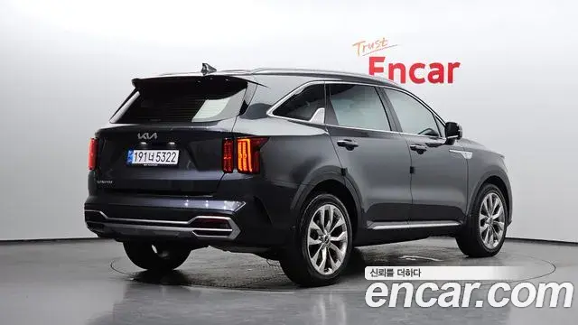 Kia Sorento 2023 — Фото 2/20