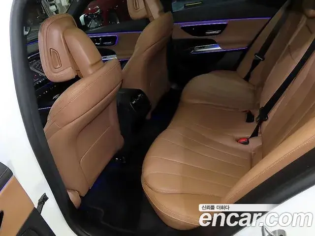 Mercedes-Benz E-Class 2024 — Photo 6/20