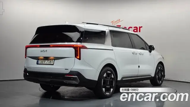 Kia Carnival 2024 — Photo 2/20