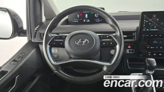 Hyundai Staria 2022 — Фото 16/20