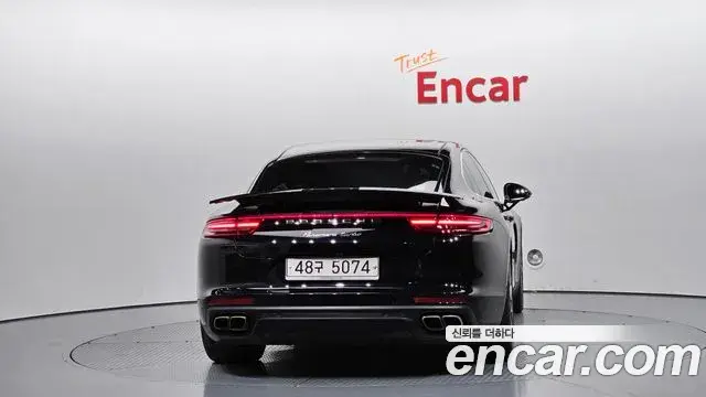 Porsche Panamera 2018 — Фото 4/20