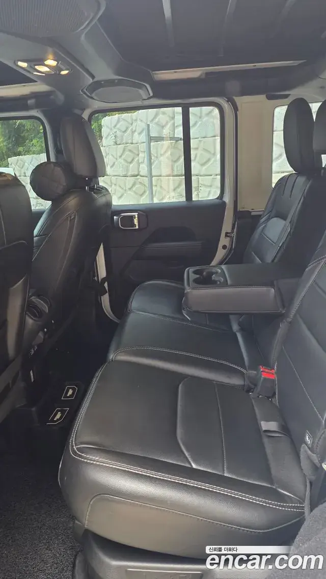 Jeep Wrangler 2021 — Photo 9/13