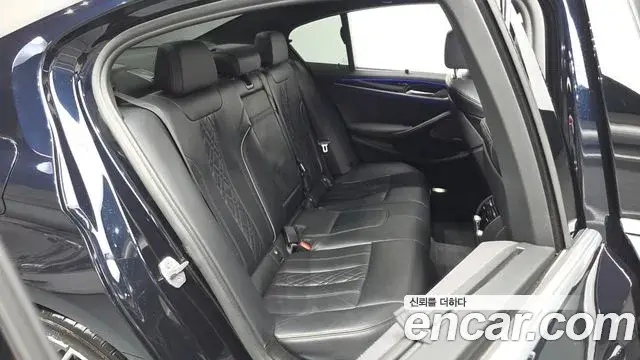 BMW 5 Series 2022 — Фото 11/20