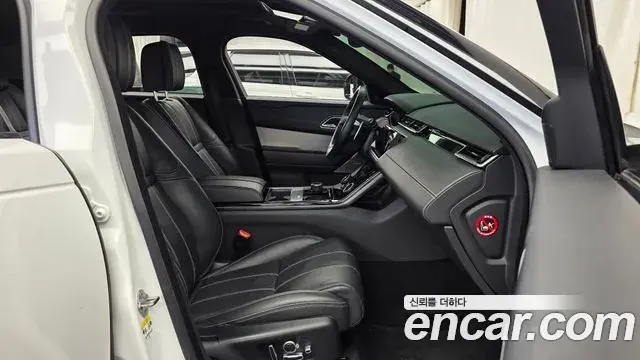 Land Rover Range Rover Velar 2019 — Photo 11/20