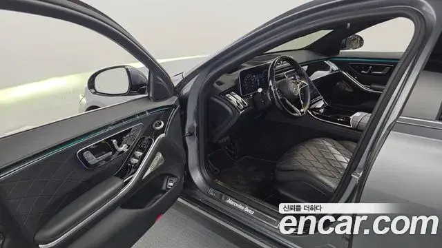Mercedes-Benz S-Class 2021 — Photo 16/36